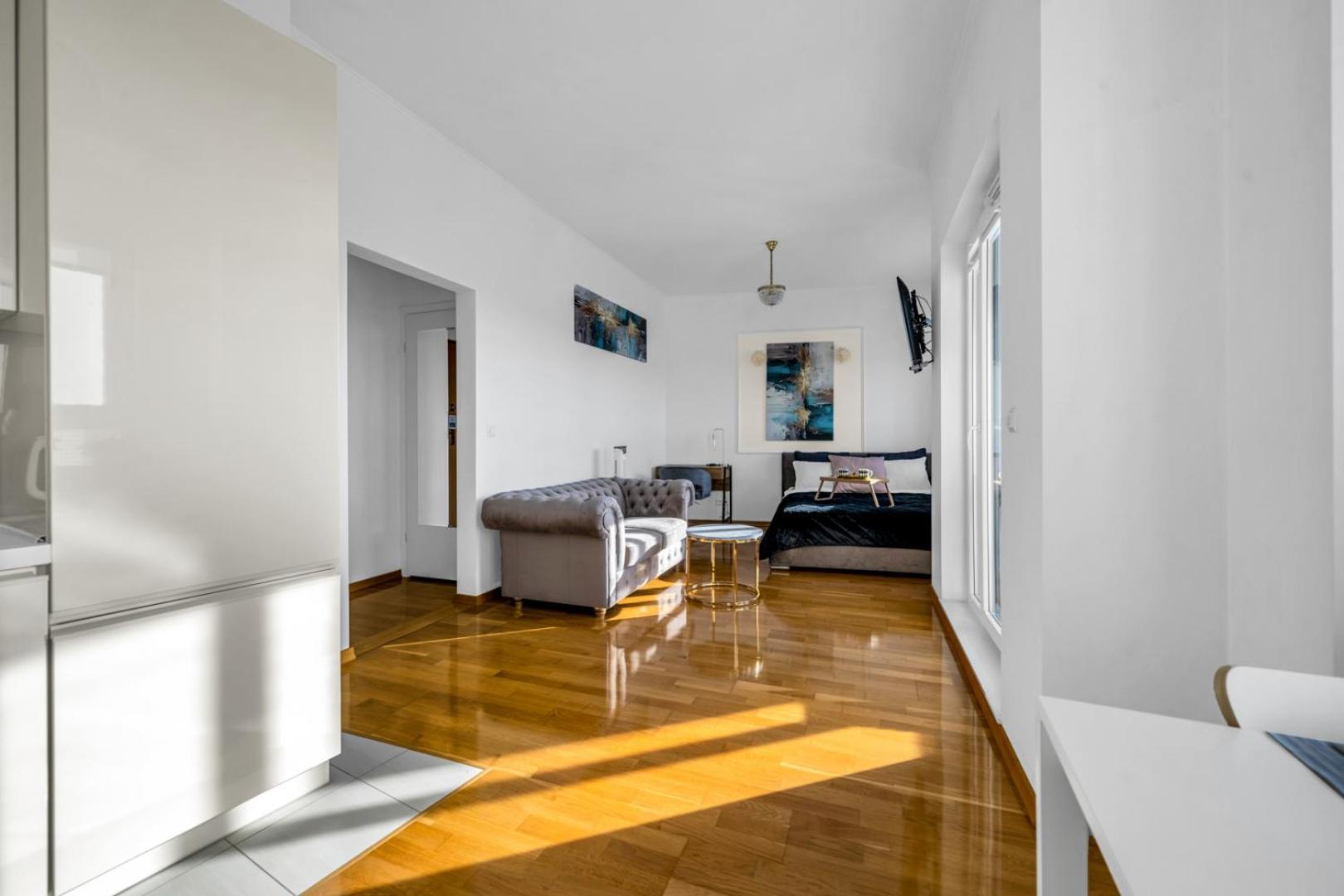 Wola 14th Floor - Parking & Balcony - By Rentujemy